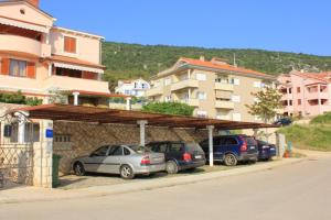 Apartments with a parking space Cres - 7985