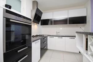 Apartments with WiFi Split - 9249