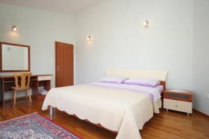 Seaside holiday house Mavarstica, Ciovo - 9206