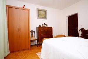 Family-friendly apartments with swimming pool Smokvica, Korcula - 9161