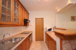 Seaside apartments with a swimming pool Prigradica, Korcula - 9290