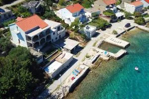 Apartments by the sea Kneza, Korcula - 9166 - Pupnat