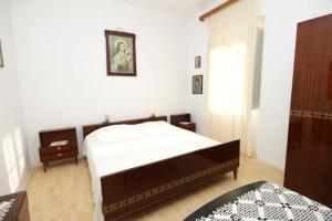 Holiday house with a parking space Zrnovo, Korcula - 9213