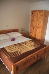 Two-Bedroom Apartment with Terrace and Sea View room in Apartments by the sea Kneza Korcula - 9166