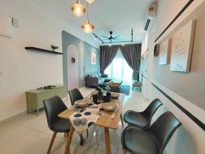 Elegant Homes 9Pax 5Bed Sunway Pyramid-Lagoon 2 Car Park