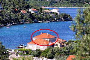 Seaside apartments with a swimming pool Lumbarda, Korcula - 9303