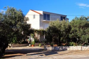 Apartments with a parking space Lumbarda, Korcula - 9298