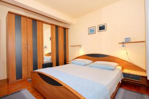 Apartments by the sea Lumbarda, Korcula - 9172