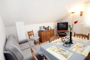 Two-Bedroom Apartment with Terrace and Sea View room in Apartments by the sea Zavalatica Korcula - 9280