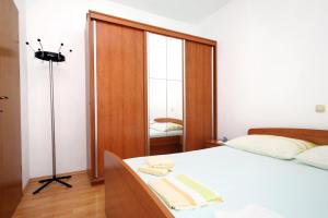 Apartments by the sea Lumbarda, Korcula - 9300