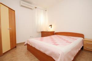 Apartments by the sea Lumbarda, Korcula - 9263