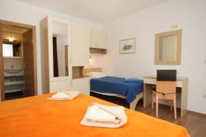 Apartments by the sea Lumbarda, Korcula - 9304