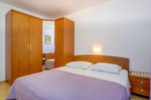 Apartments by the sea Artatore, Losinj - 8008