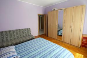 Apartments with a parking space Umag - 7666