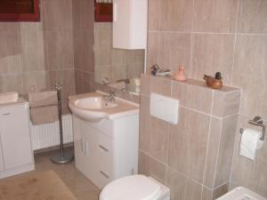 Apartments by the sea Zavalatica, Korcula - 9285