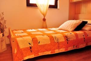 Apartments with a parking space Pula - 7664