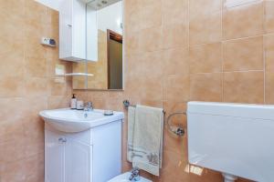 Apartments with parking space Medulin - 7657