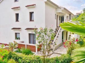 Apartments with a parking space Moscenice, Opatija - 7689 