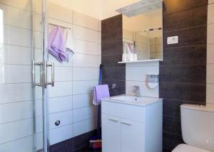 Apartments with parking space Moscenice, Opatija - 7689