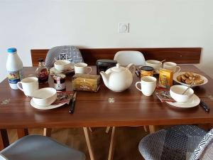 Charmant appartement rénové, 4 pers, 28m², accès direct pistes, balcon et équipements modernes - FR-1-545-37