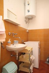 Apartments with a parking space Opatija - Pobri, Opatija - 7851