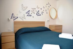 Apartments with parking space Cres - 7876