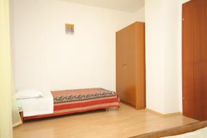 Apartments with a parking space Mali Losinj (Losinj) - 7969