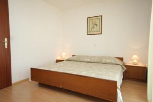 Apartments with a parking space Mali Losinj (Losinj) - 7969