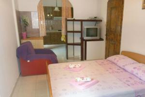 Apartments with a parking space Cres - 7984