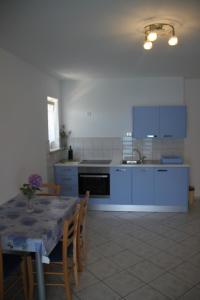 Apartments by the sea Kneza, Korcula - 9166