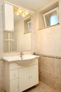 Apartments by the sea Cove Vrbovica bay - Vrbovica (Korcula) - 9225