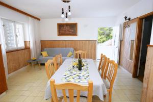 Apartments by the sea Prizba, Korcula - 9255