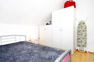 Apartments by the sea Zavalatica, Korcula - 9280