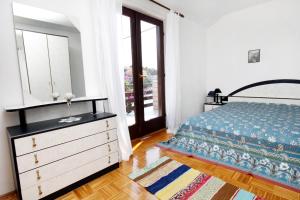 Apartments by the sea Zavalatica, Korcula - 9285