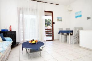 Apartments by the sea Zavalatica, Korcula - 9285