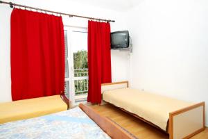 Apartments with a parking space Lumbarda, Korcula - 9298