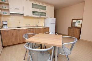 Seaside apartments with a swimming pool Lumbarda, Korcula - 9303