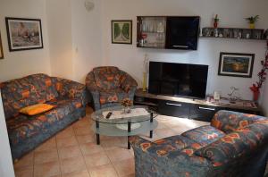 Apartments with parking spaces Korcula - 9306