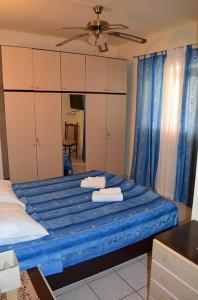 Apartments with parking space Korcula - 9306