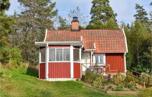 Amazing Home In Hagalundmjölby