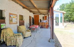 Amazing home in Pailloles with WiFi and 2 Bedrooms