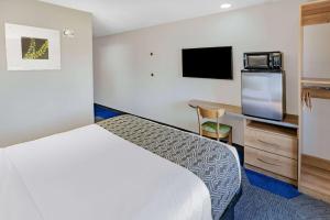 Microtel Inn & Suites by Wyndham Johnstown
