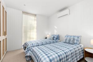 LUXE @ THE TERRACE- BRAND NEW, 250M- BEACH + TOWN!