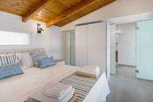 Sofia Suite, a seafront hideaway !