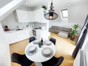 Centrally located, with castle view and 2 parkings - 拉多夫吉卡