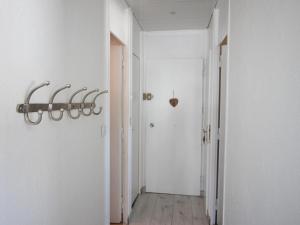 Appartement 2 pièces au pied des pistes, balcon est - FR-1-340-259