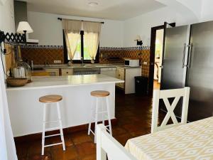 Villa ALJARAL, Espectacular,piscina,chimenea, climatización, wifi