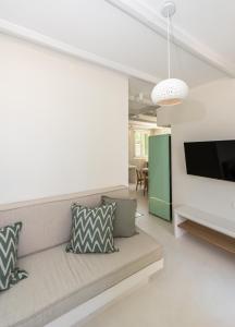 KLIMA BAY Beachfront Boutique Houses