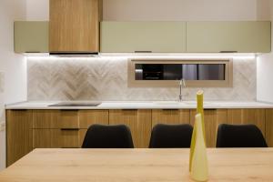 Ikia Seascape At Stegna