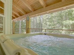 The Coho Lodge at Government Camp - Meredith Lodging